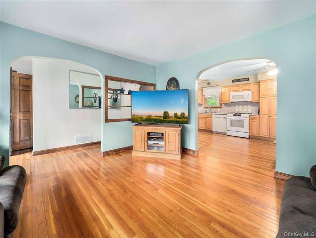 16 Will Rogers Lane, Nanuet, NY 10954