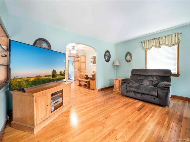 16 Will Rogers Lane, Nanuet, NY 10954