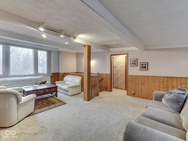 7279 Salmon Drive, Nineveh, IN 46164