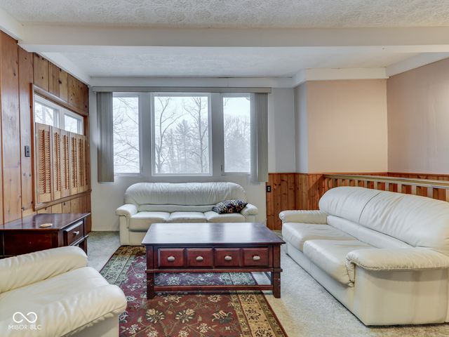 7279 Salmon Drive, Nineveh, IN 46164