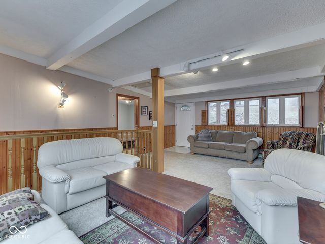 7279 Salmon Drive, Nineveh, IN 46164