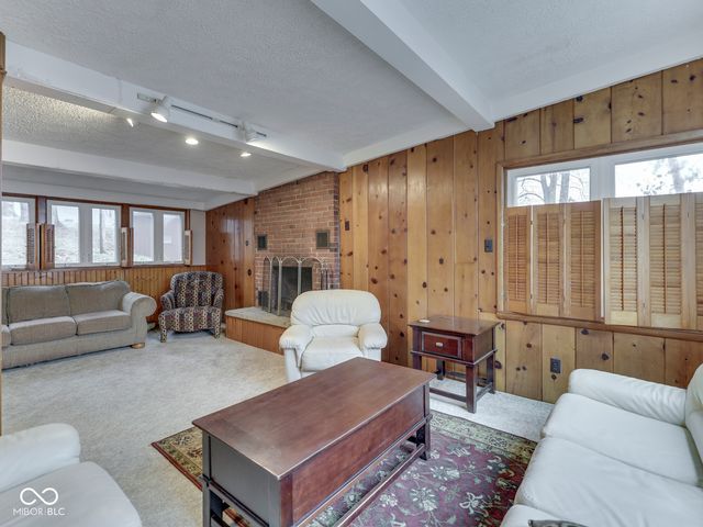 7279 Salmon Drive, Nineveh, IN 46164