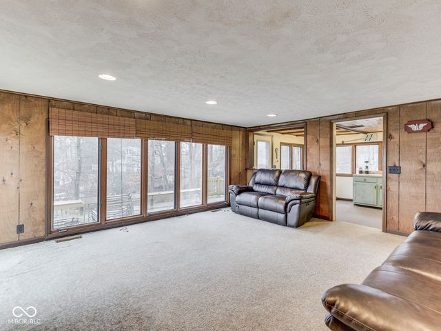 7279 Salmon Drive, Nineveh, IN 46164