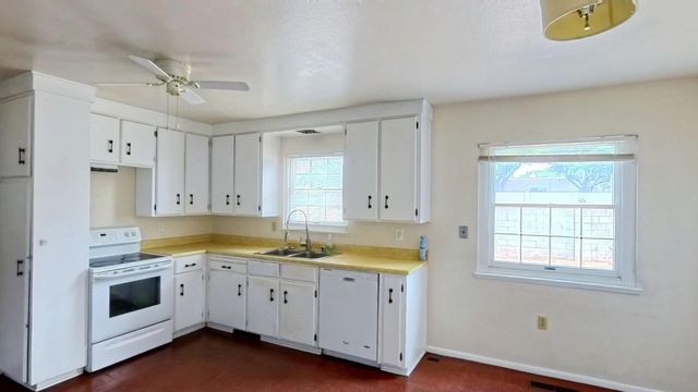 3816 Pennsylvania Street NE, Albuquerque, NM 87110