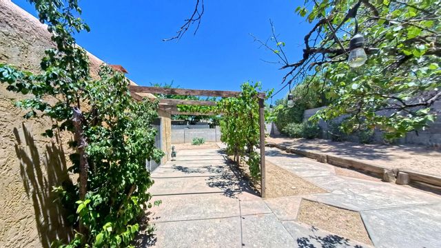 3816 Pennsylvania Street NE, Albuquerque, NM 87110