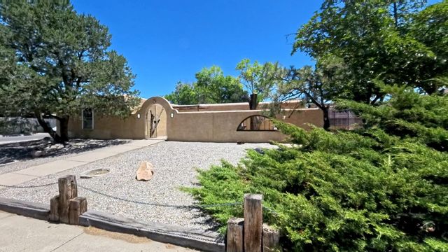3816 Pennsylvania Street NE, Albuquerque, NM 87110