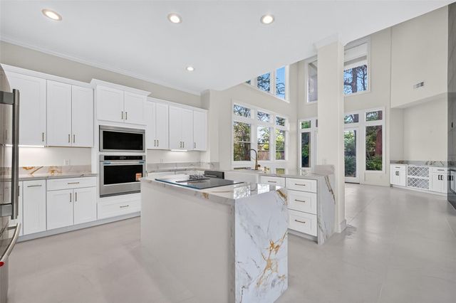 46 Kingwood Greens Drive, Houston, TX 77339