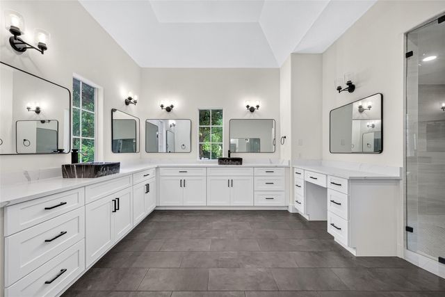 46 Kingwood Greens Drive, Houston, TX 77339
