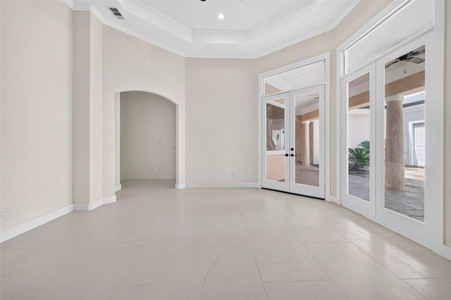 46 Kingwood Greens Drive, Houston, TX 77339