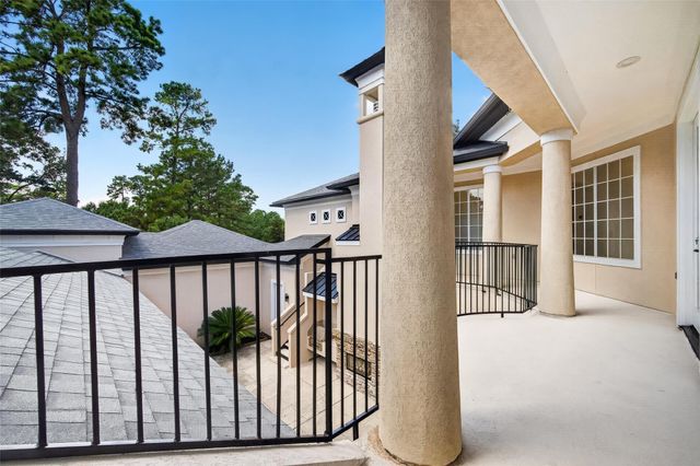 46 Kingwood Greens Drive, Houston, TX 77339