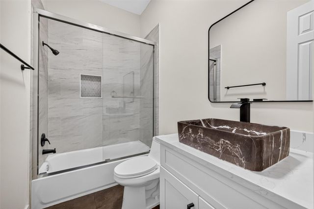 46 Kingwood Greens Drive, Houston, TX 77339
