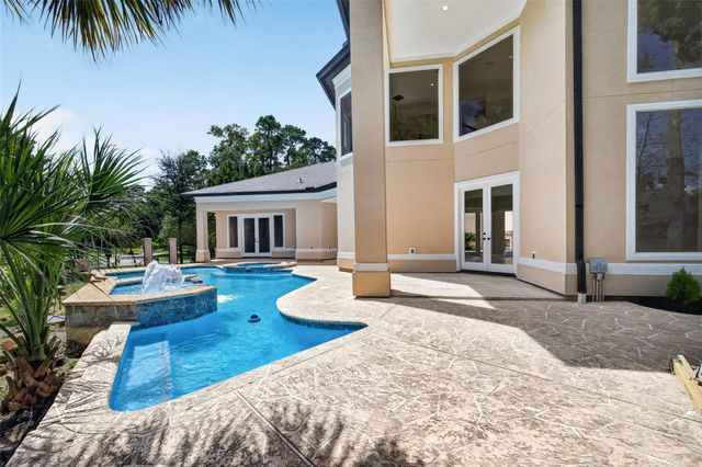 46 Kingwood Greens Drive, Houston, TX 77339