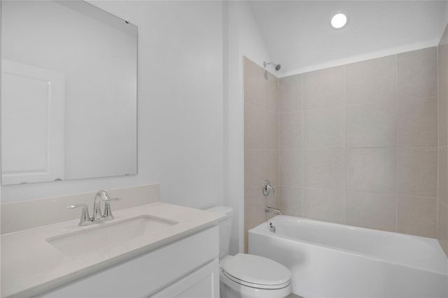 714 SQUIRE AVENUE, Debary, FL 32713