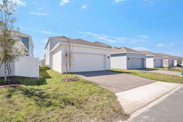 714 SQUIRE AVENUE, Debary, FL 32713