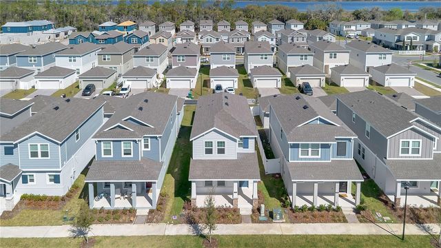 714 SQUIRE AVENUE, Debary, FL 32713