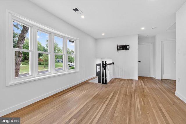 14404 BIRCHDALE AVE, Woodbridge, VA 22193