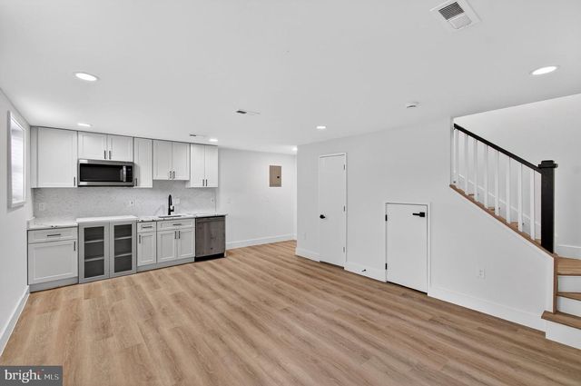 14404 BIRCHDALE AVE, Woodbridge, VA 22193