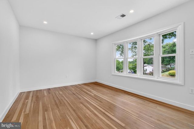 14404 BIRCHDALE AVE, Woodbridge, VA 22193