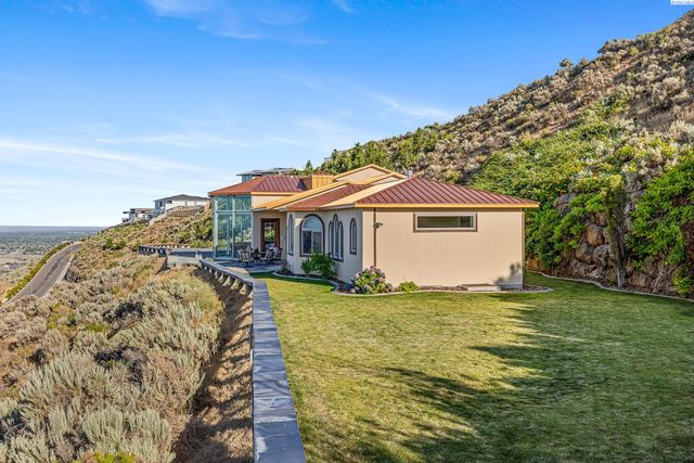 2495 Morency Dr, Richland, WA 99352