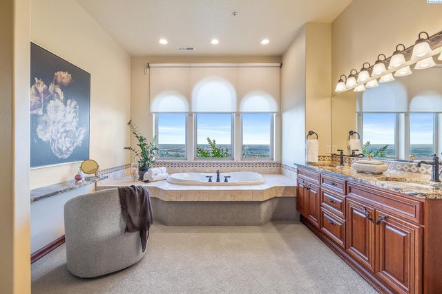 2495 Morency Dr, Richland, WA 99352