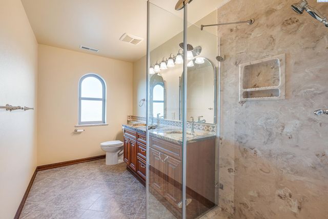 2495 Morency Dr, Richland, WA 99352