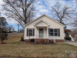 111 Oak Street, Belmont, NC 28012