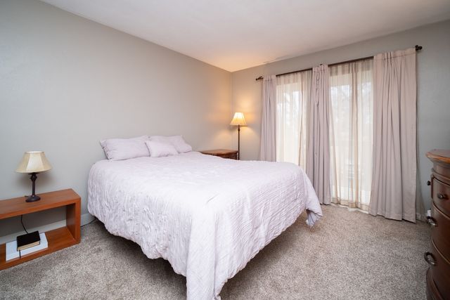 4653 High Point Drive 28, Rockford, IL 61114