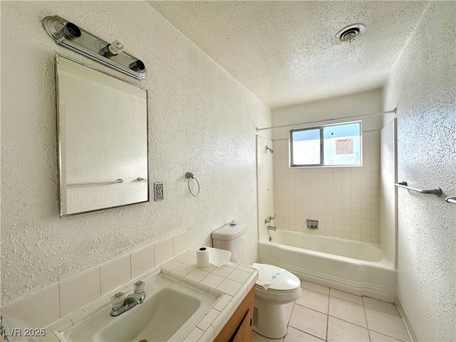4215 Via Olivero Avenue, Las Vegas, NV 89102