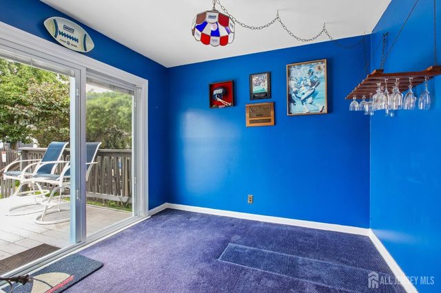 35 Heathcote Avenue, Edison, NJ 08817