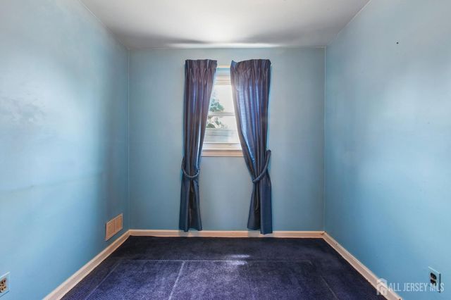 35 Heathcote Avenue, Edison, NJ 08817