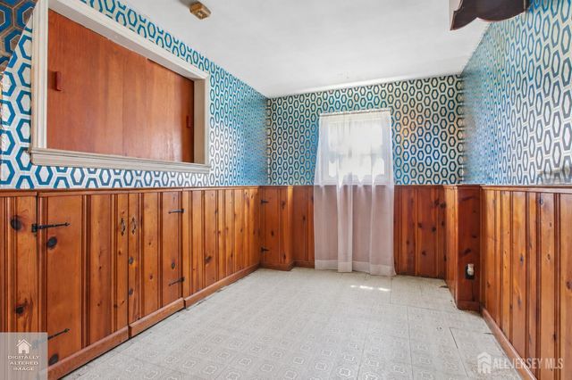 35 Heathcote Avenue, Edison, NJ 08817