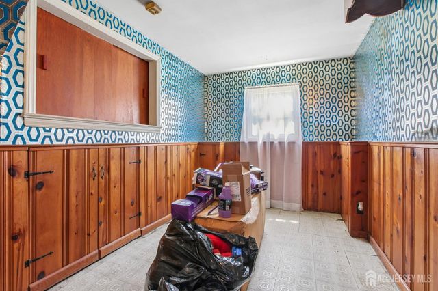 35 Heathcote Avenue, Edison, NJ 08817
