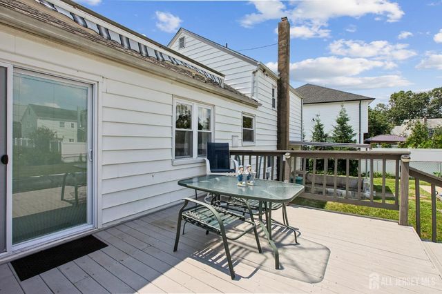 35 Heathcote Avenue, Edison, NJ 08817