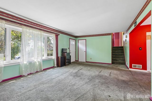 35 Heathcote Avenue, Edison, NJ 08817