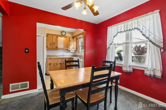 35 Heathcote Avenue, Edison, NJ 08817