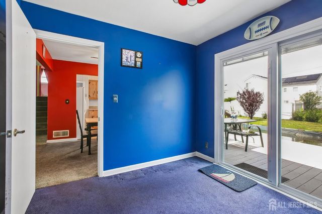 35 Heathcote Avenue, Edison, NJ 08817