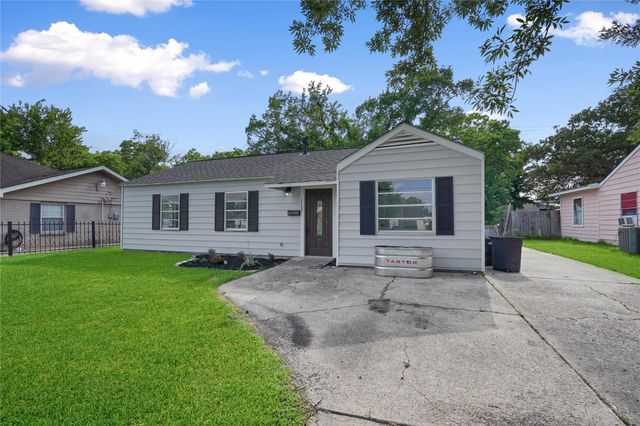 1722 Caspersen Drive, Jacinto City, TX 77029