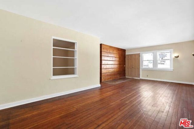 557 N Madison Avenue, Los Angeles, CA 90004