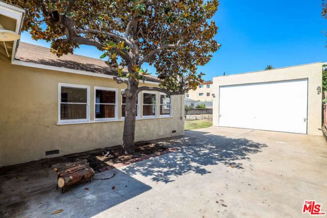 557 N Madison Avenue, Los Angeles, CA 90004