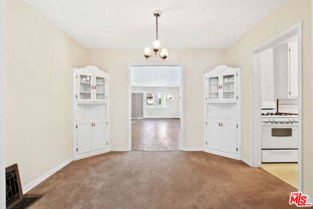 557 N Madison Avenue, Los Angeles, CA 90004