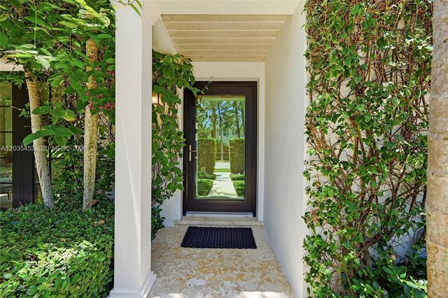 135 Chilean Ave, Palm Beach, FL 33480