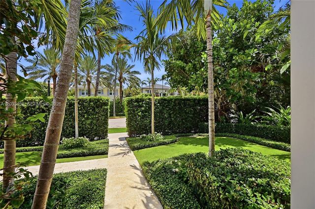 135 Chilean Ave, Palm Beach, FL 33480