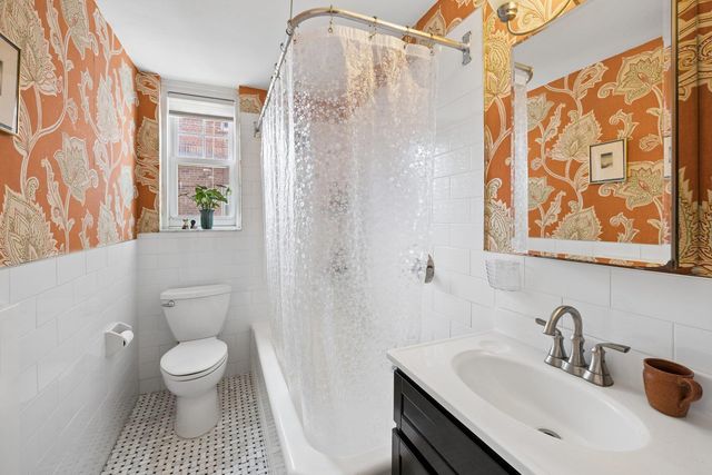 140 Cabrini Blvd Apt 103, New York City, NY 10033
