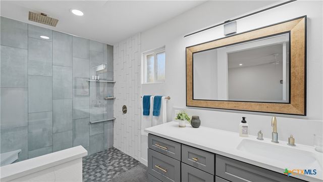 305 Whitetail Drive, Manchaca, TX 78652