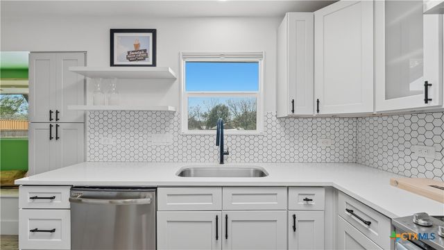 305 Whitetail Drive, Manchaca, TX 78652