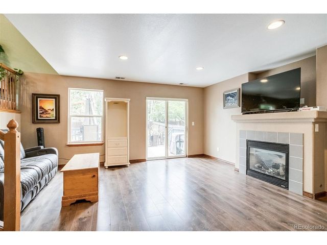 296 Wagonwheel Dr, Fort Lupton, CO 80621