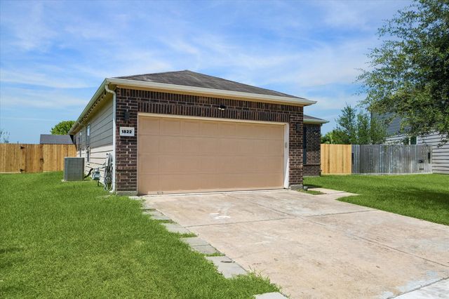 1822 Artem Court, Houston, TX 77051