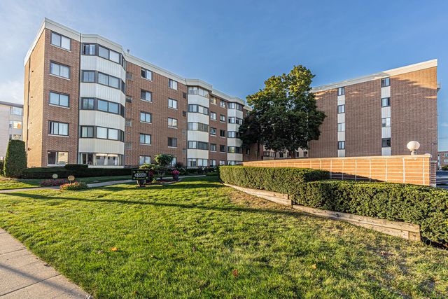 5500 Lincoln Avenue 504W, Morton Grove, IL 60053