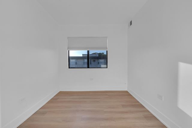 5500 Lincoln Avenue 504W, Morton Grove, IL 60053