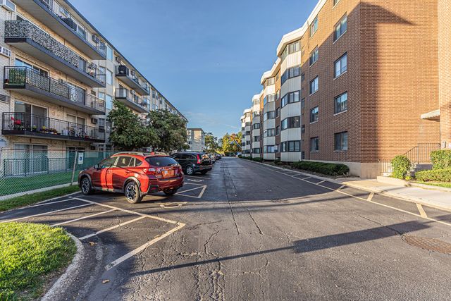5500 Lincoln Avenue 504W, Morton Grove, IL 60053